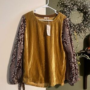 New with tags boutique top.